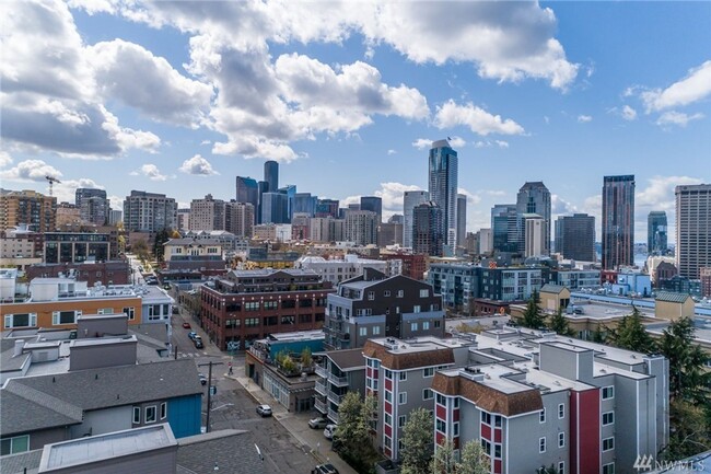 Building Photo - Urban Living In Capitol Hill