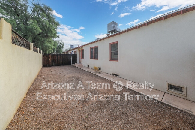 Building Photo - 1014 N 7th Ave