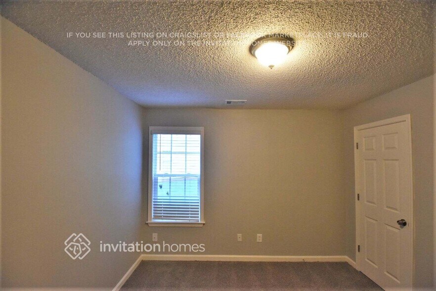 Building Photo - 1704 Fort Shawnee Trace NE