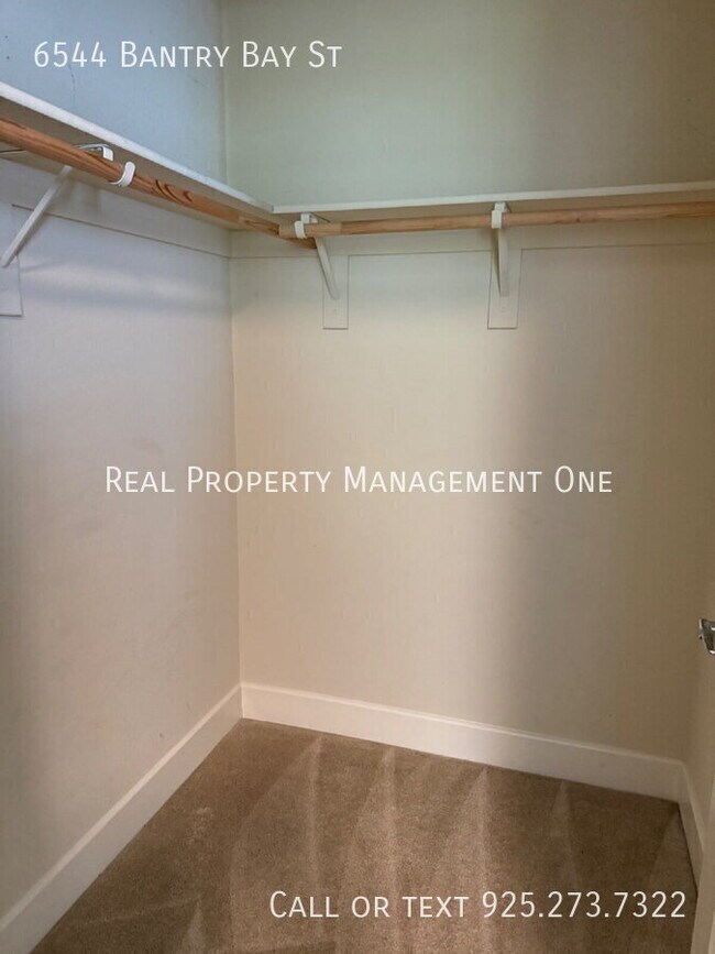 Building Photo - 6544 Bantry Bay St