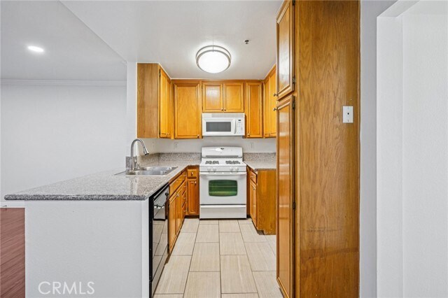 Building Photo - 11162 Camarillo St