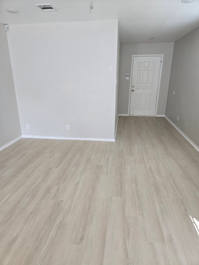 Building Photo - 212 Capistrano Dr
