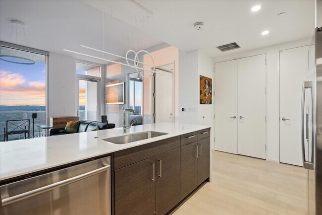 Building Photo - 301 West Ave