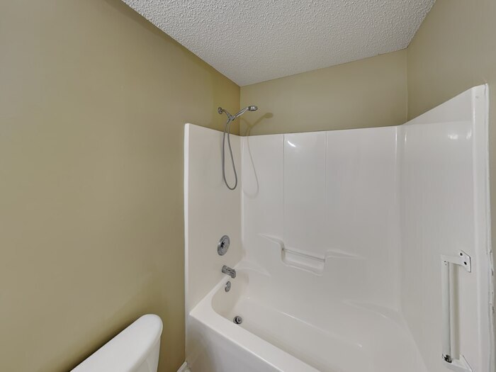 Building Photo - 1216 Bicycle Ct