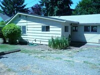 Building Photo - Whiteaker Area Vaulted Ceiling, Cozy 2 Bed...