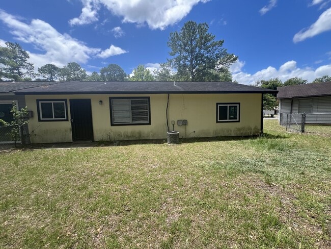 Building Photo - Duplex for Rent