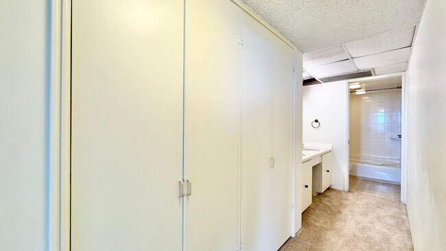 Building Photo - Available NOW - Highly Desired 2 BED 2 BAT...
