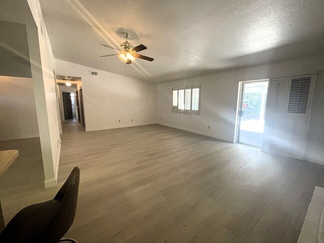 Building Photo - 3 Bedroom home in Sunset Park Subdivision