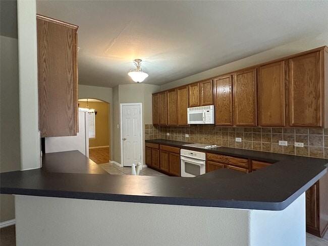 Building Photo - 8466 Davis Dr