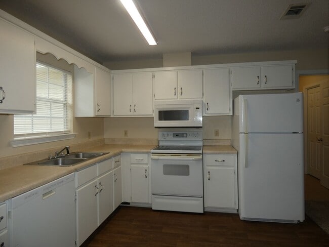 Building Photo - Spacious 3-Bedroom Home — Large Backyard