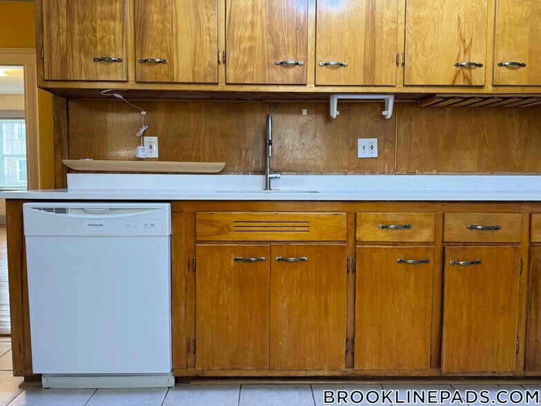 Building Photo - 208 Fuller St