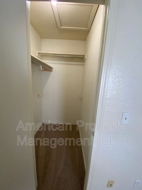 Building Photo - 2303 W Quantico St