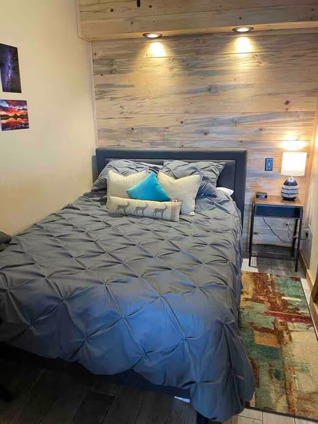 Building Photo - 468 Snow Top Dr