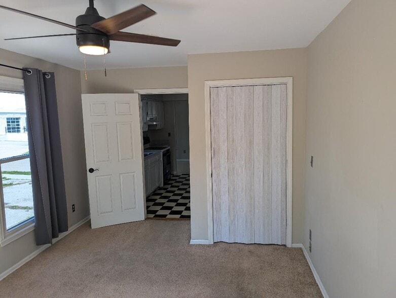 Building Photo - 3158 Oak St