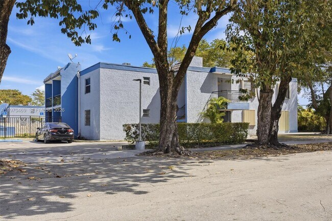 Building Photo - 3001 SW 2nd St