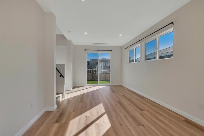 Building Photo - 4048 Cherokee Ave