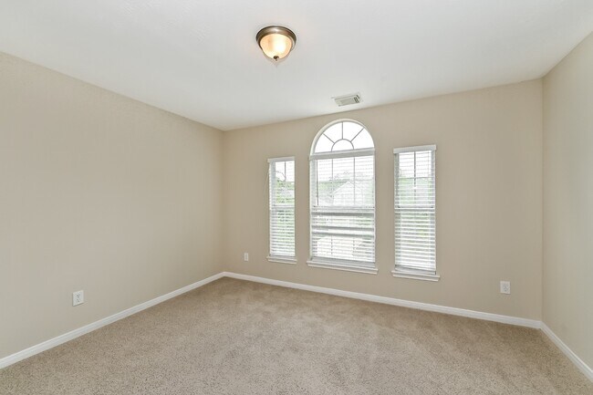 Building Photo - 12923 Palm Leaf Ct