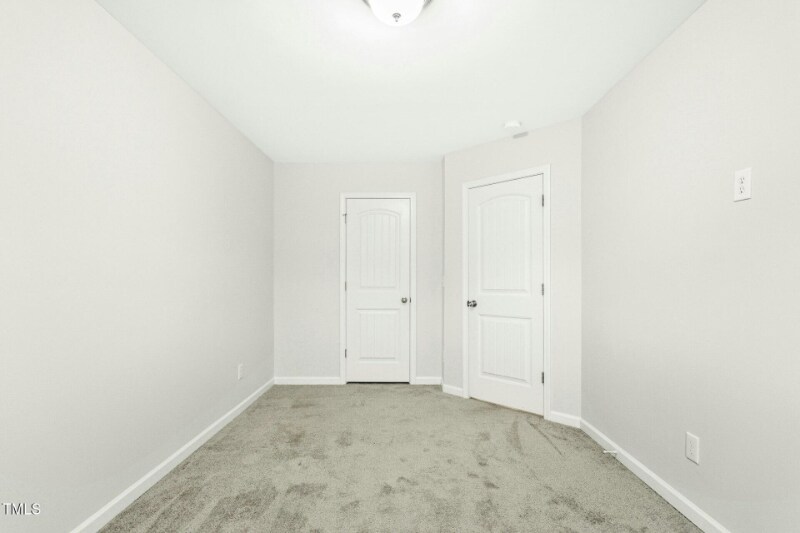 Building Photo - 94 E Grove Point Dr