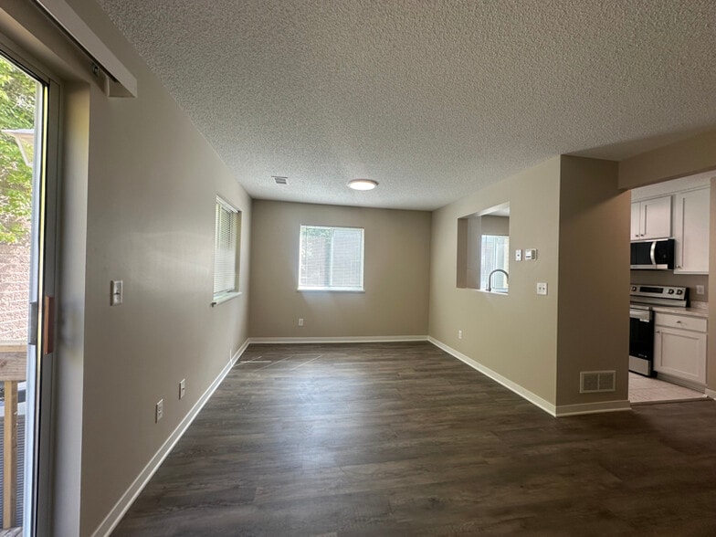 Building Photo - 8511 Cardiff Ln