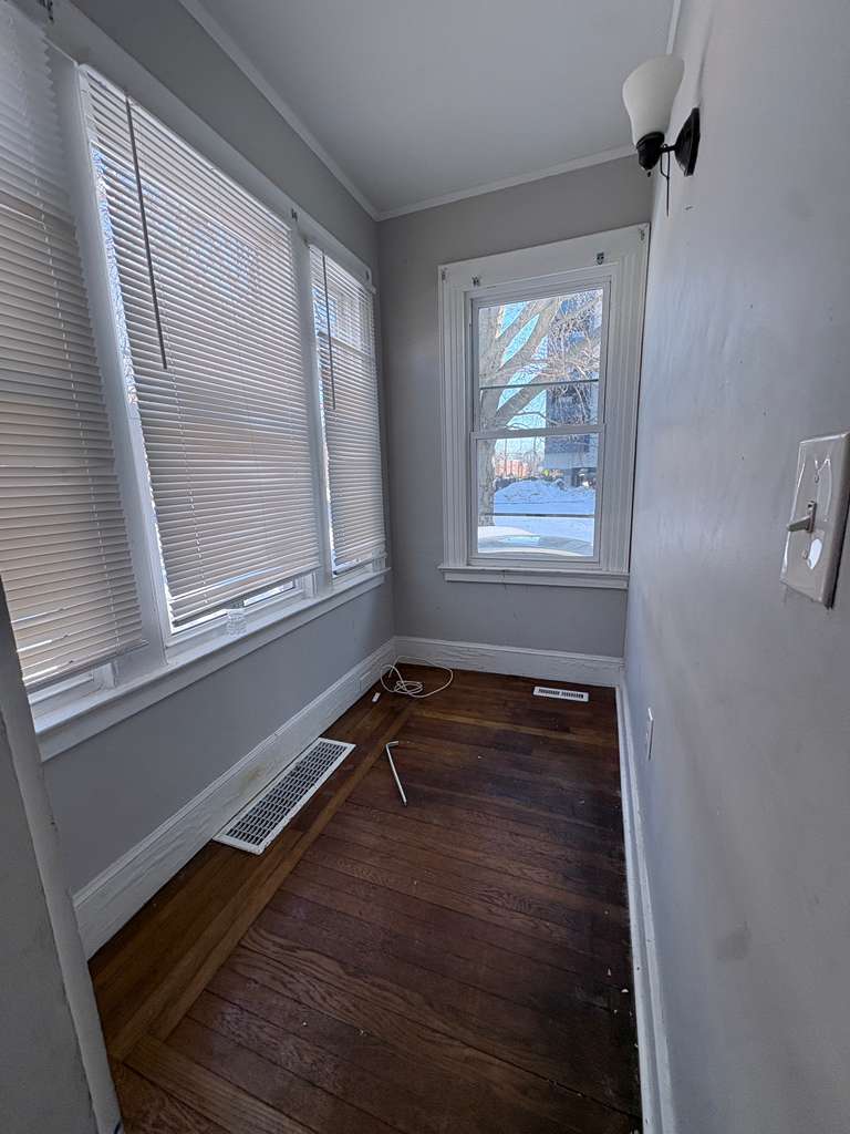 Building Photo - 240 Fountain St