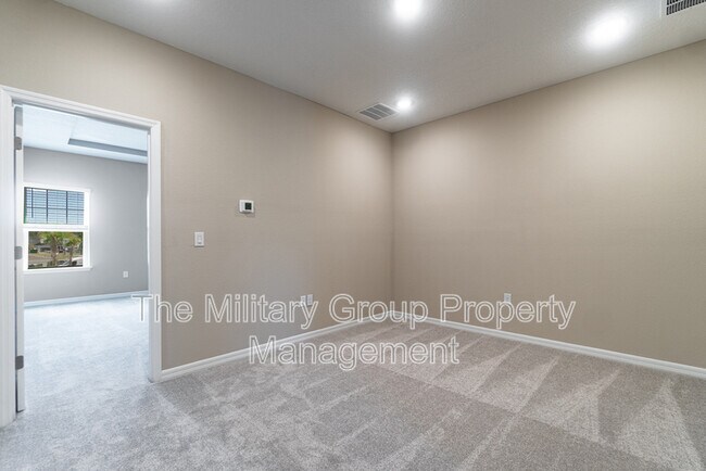 Building Photo - 246 Cherry Elm Dr