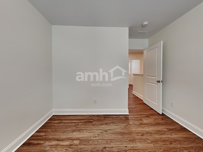 Building Photo - 317 Azore Way