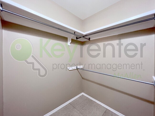 Building Photo - Beautiful 3b /2 bath home in McAllen
