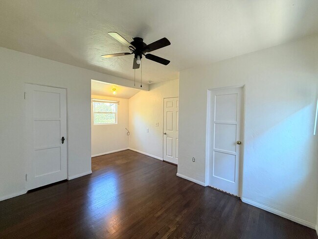 Building Photo - North Park 2/2+ Bonus room, garage and rea...