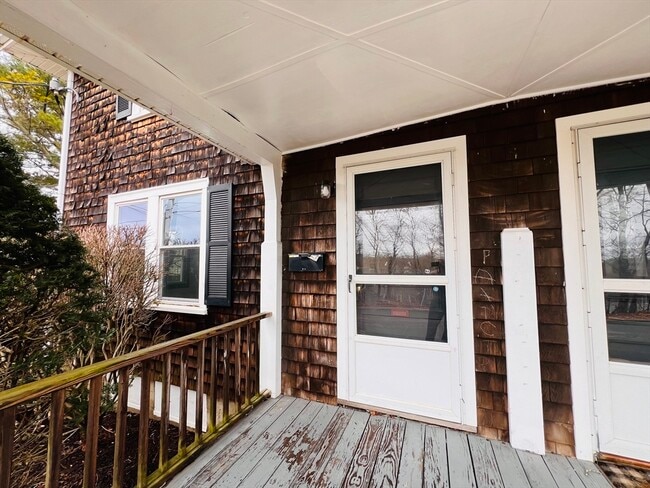 Building Photo - 31 Seaview St