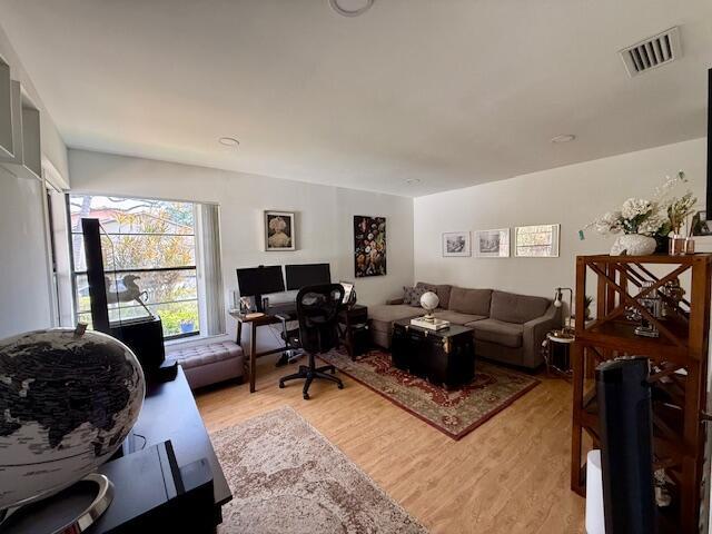 Building Photo - 665 Hollows Cir