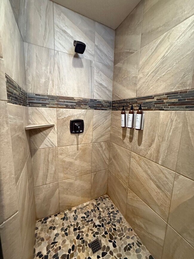 Building Photo - Furnished Riverfront Cabin on the Spring River – 4 Bedrooms, 3 Bathrooms 2,300 sq. ft. | Fully Fu...