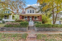 Building Photo - 2210 Eastview Ave