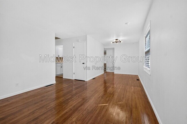 Building Photo - 338 Lancashire Rd