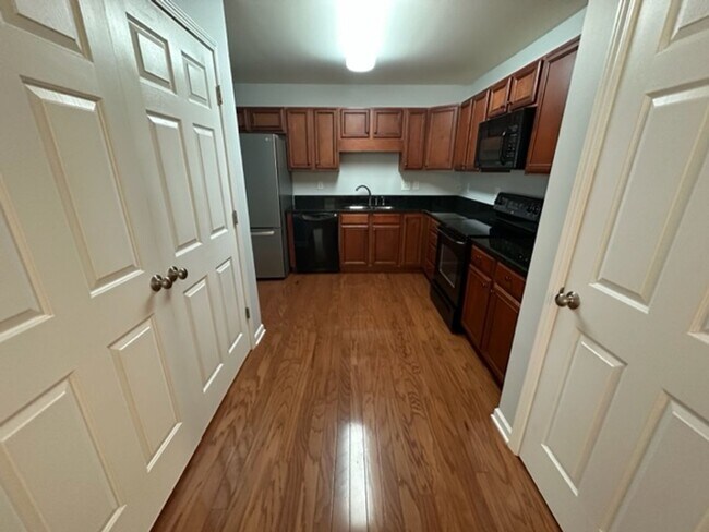 Building Photo - Beautiful Fenced in Patio Home in Colfax!