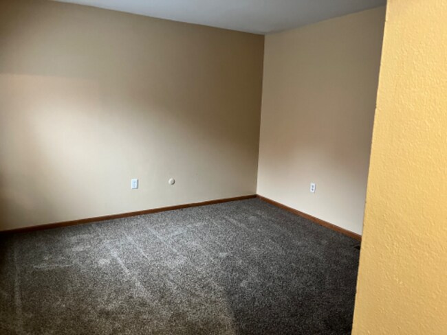 Building Photo - 4418 Burlingame Commons