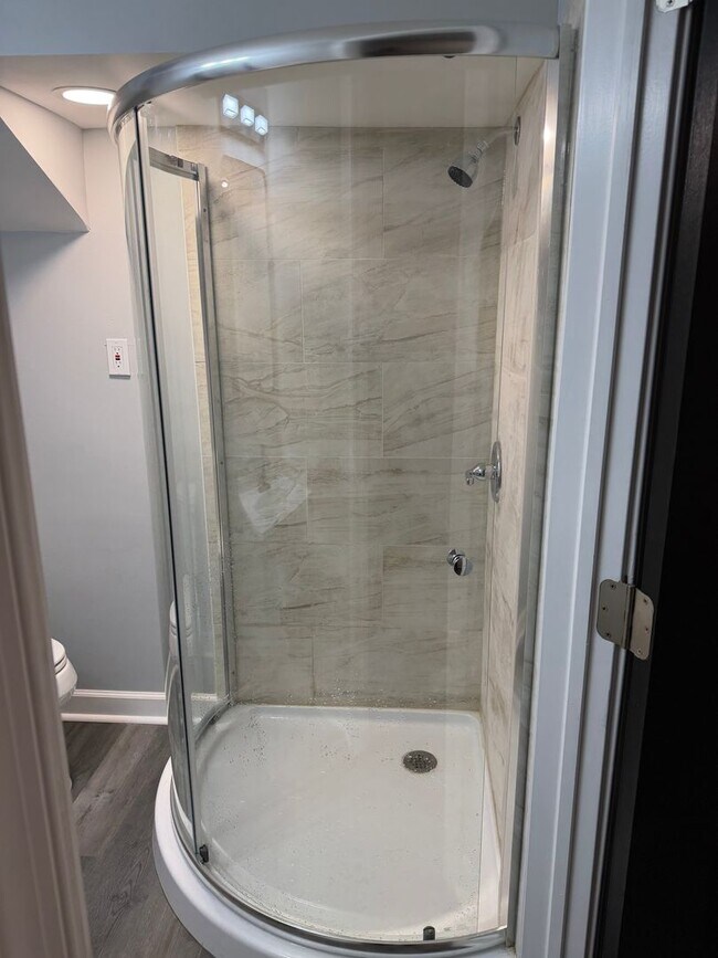 Building Photo - 3718 E Lombard St