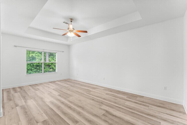 Building Photo - 120 Kinley Ave