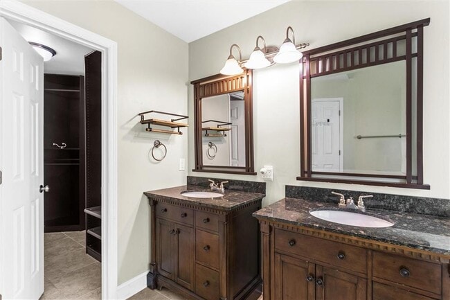 Building Photo - 11395 Brookhollow Trail