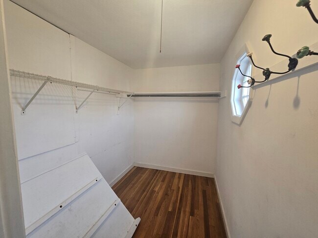 Building Photo - 5 Tappan St