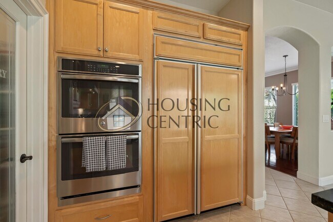 Building Photo - Executive Single Story Rental in Gated Serrano Community!