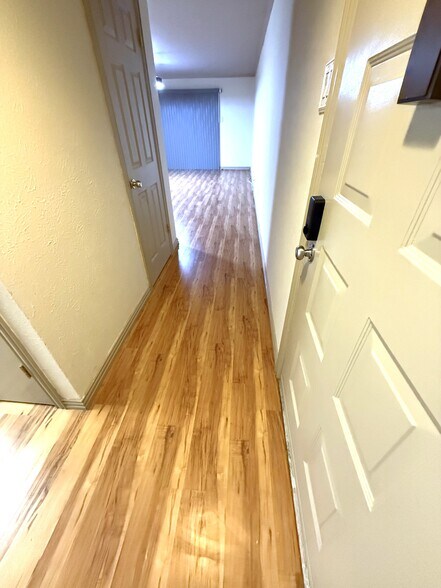 Building Photo - 4557 N O'Connor Rd