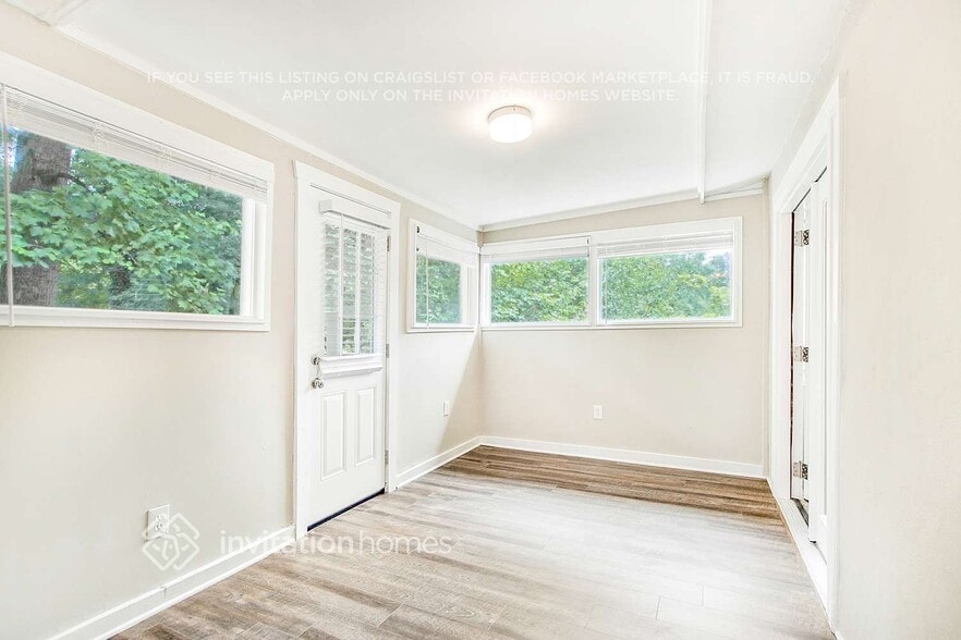 Building Photo - 2496 Montezuma Cir