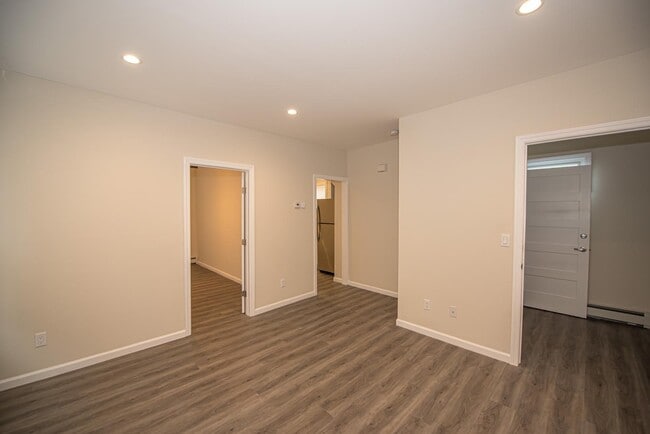 Building Photo - 32 Linden Ave