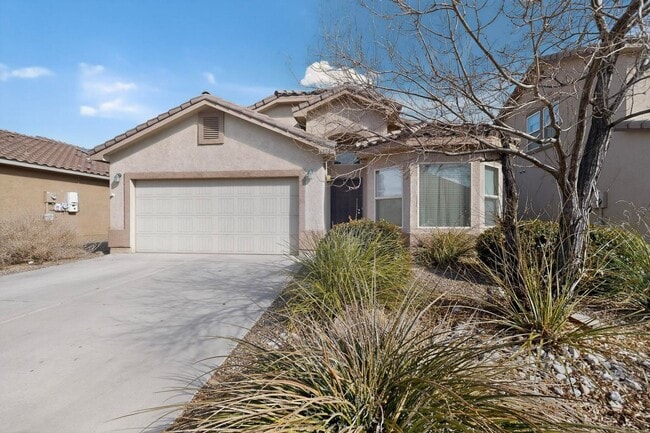 Building Photo - Montano Unser NW 3/4 bedroom 2/bath 2/Car garage