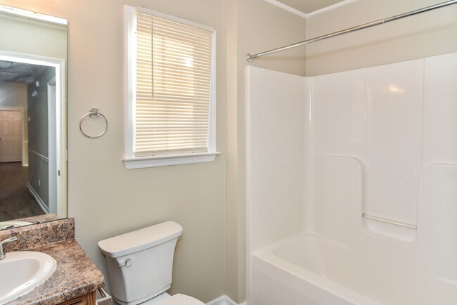 Building Photo - 237 Chestnut Oak Cir