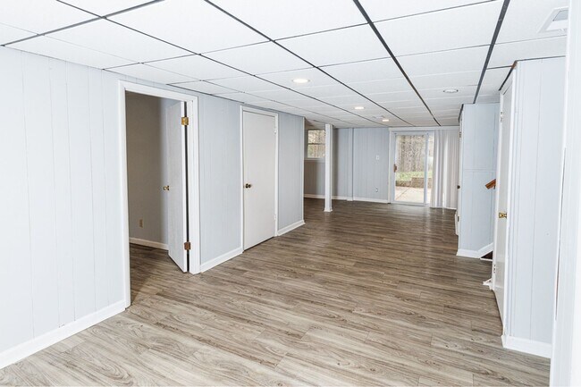 Building Photo - 4 Bedroom Home on 5 Acres of Land in Beautiful Upper Marlboro Maryland