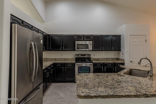 Building Photo - 3125 E Cottonwood Ln