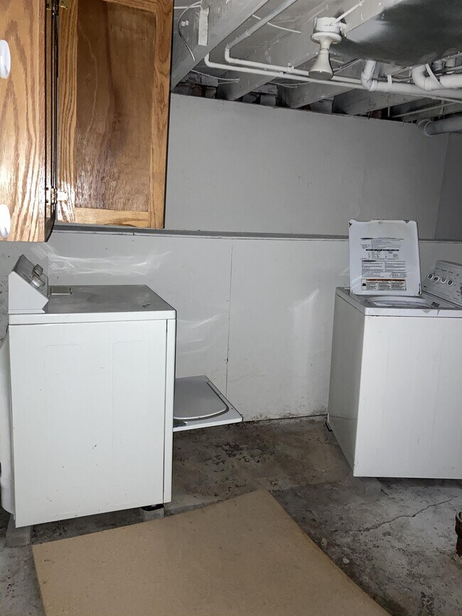 Building Photo - 701 W 24th St