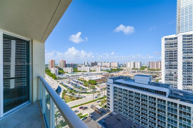 Building Photo - 16699 Collins Ave