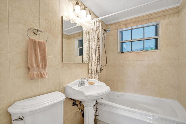 Building Photo - 2542 Marathon Ln